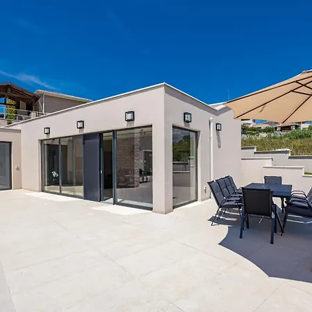 Andrea Double Or Twin With Pool, Balcony And Parking Вилла Vizinada
