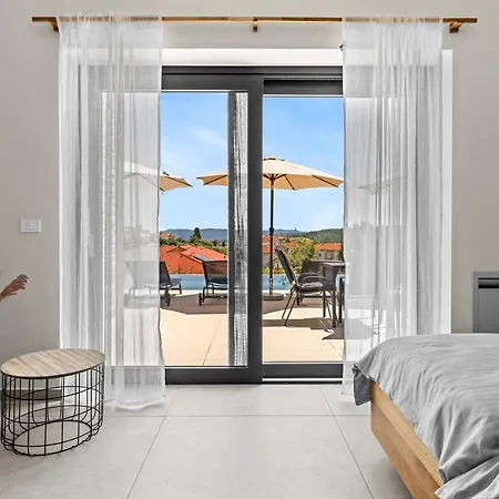 Vila Andrea Double Or Twin With Pool, Balcony And Parking