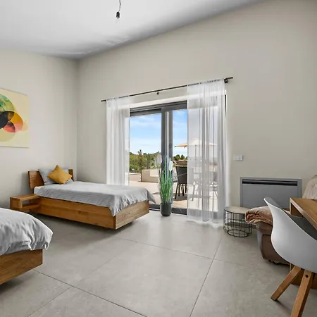 Vila Andrea Double Or Twin With Pool, Balcony And Parking *